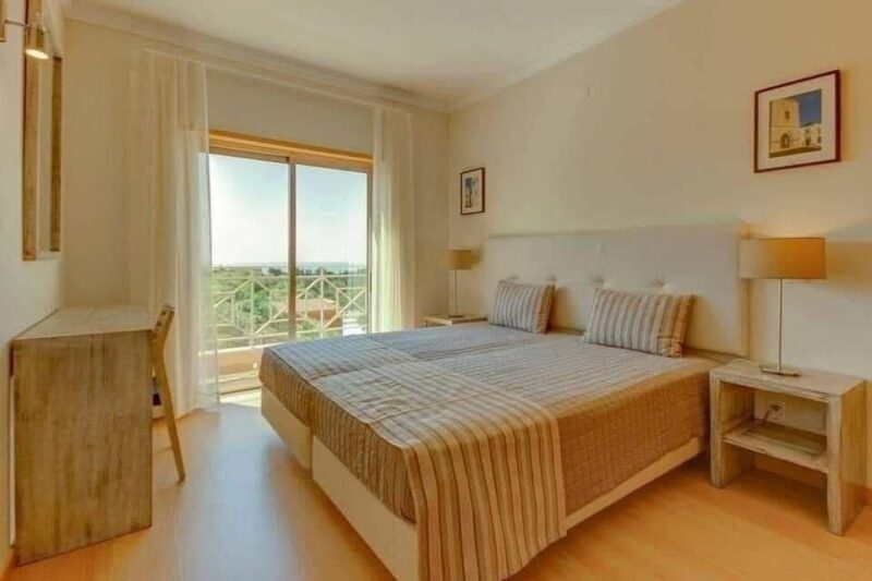 Private Villa Holiday in Albufeira - Image 5